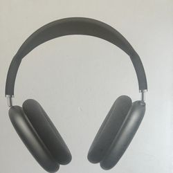 AirPod Maxes With Smart Case