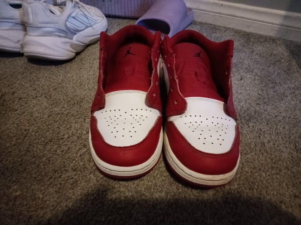 Jordan 1s Low. Red, Black (Still New)
