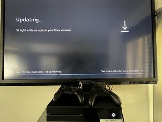 Xbox One 500GB 2 Controllers