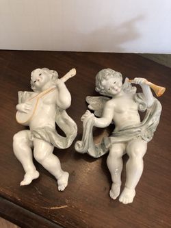 ITALY - set of 2 angels 8” tall