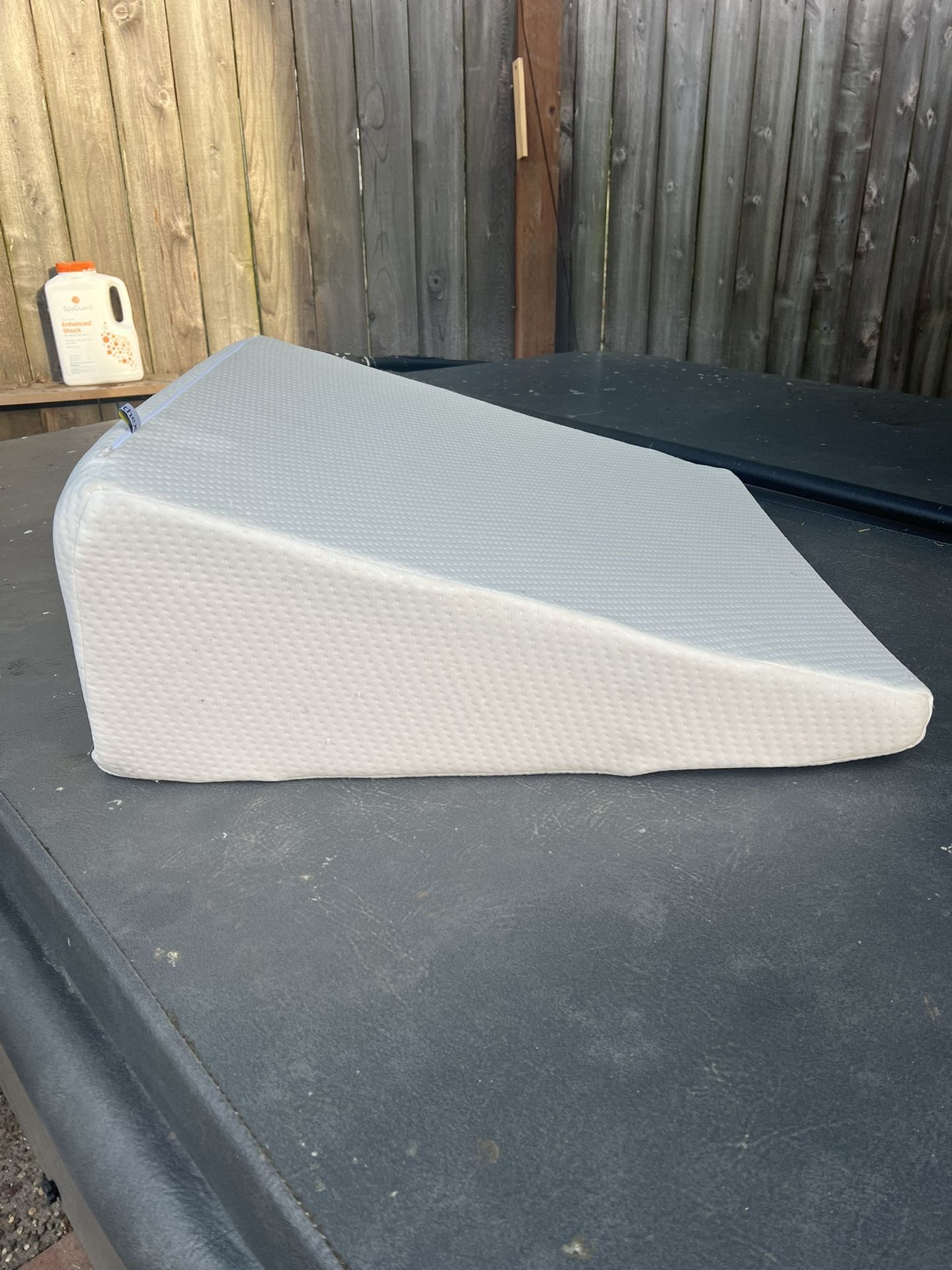 Memory Foam Wedge Pillow