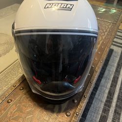 Aria Helmet  Nolan White/ Aria Helmet Brett King Design