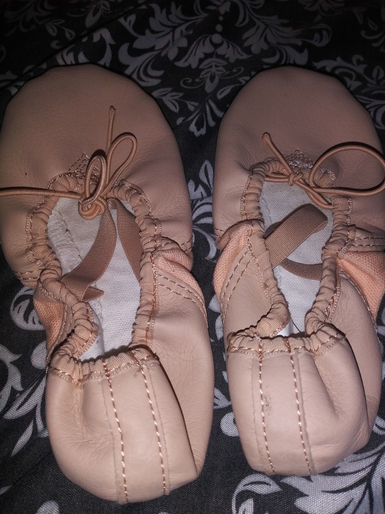 Girls ballet shoes size 13 little girls