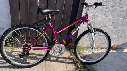 Women’s Roadmaster Granite Peak Mountain bike, 26” tire size