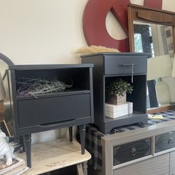 Mid Century Modern. Side Tables 