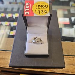 14kt Ladies Princess Cut Diamond Ring