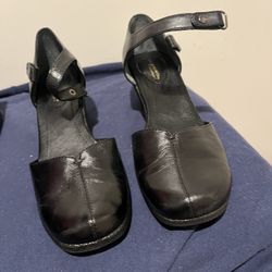Black Leathers  Shoes 9 1/2