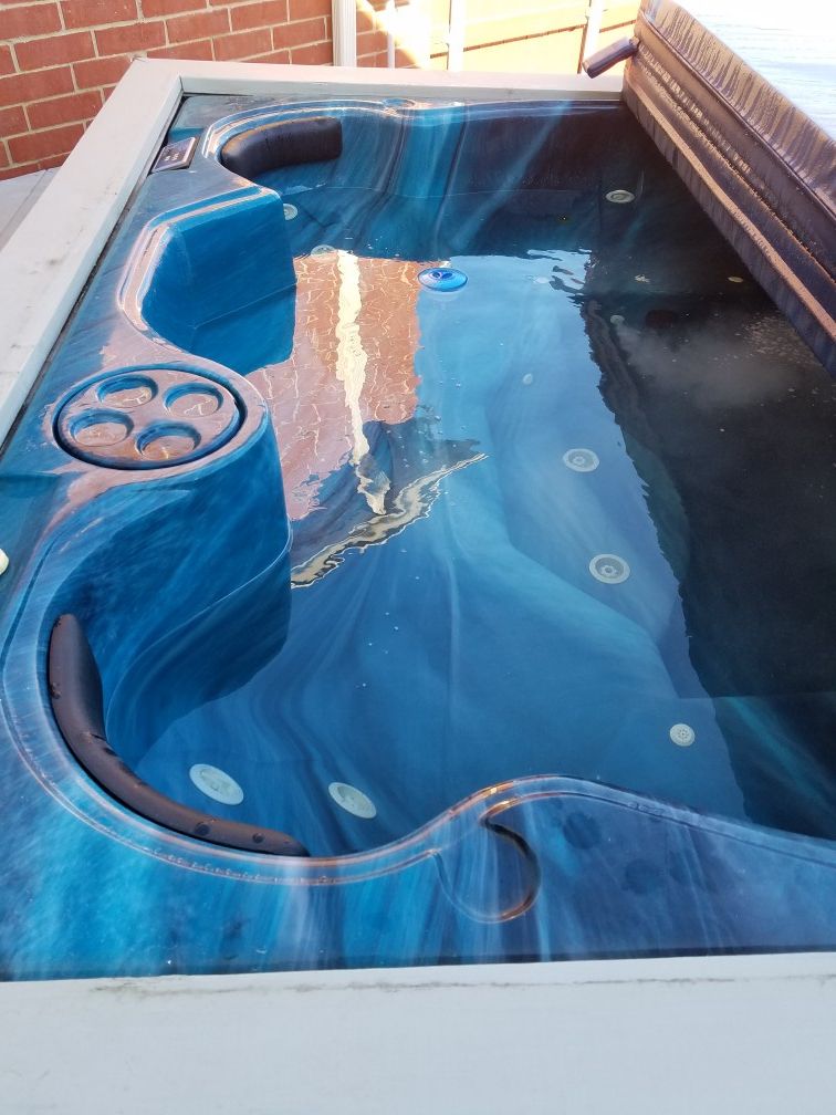 Aries 8 person spa / hot tub