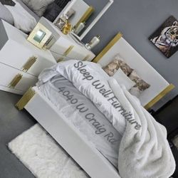 ✨️ 4pc Queen, King Bedroom ✨️ Furniture Sectionals, Dining Avail 