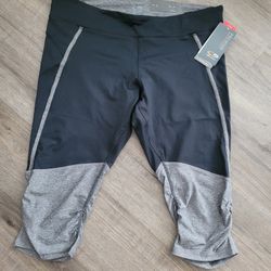 NEW Champion Capri Leggings! Size XXL
