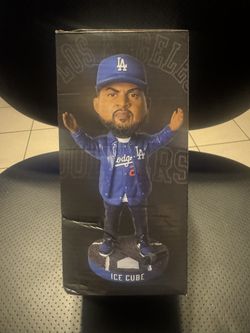Ice cube Bobble head