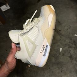 Pick up ONLY Off White 4s SZ 9 W UPC CODE IS VALID 