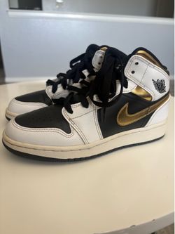 Nike Air Jordan 1 Mid Shoes