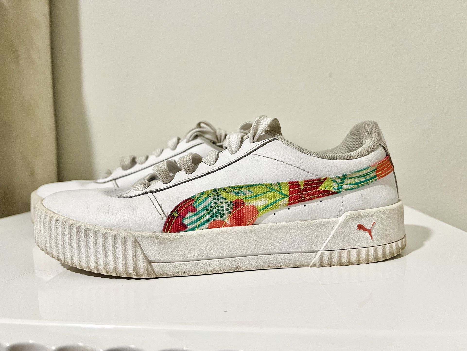 Puma Carina Tropical Punch Women's Size 8.5 White Green Leather Low Top Sneaker