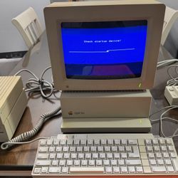 Vintage Apple IIGS Computer Set