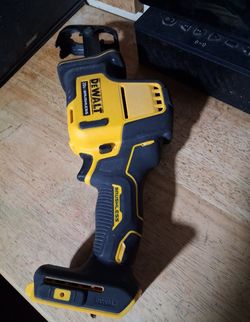 Dewalt 20 volt   hackzall