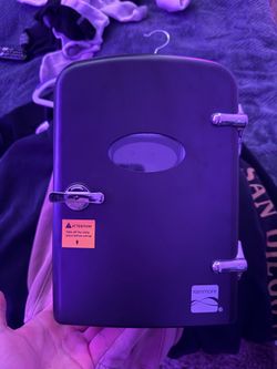 Mini fridge