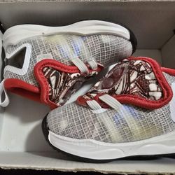 Nike Lebron XIX Children's Size 3C Brand New