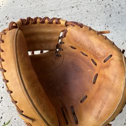 Rawlings Heart Of The Hide 33” Catchers Mitt