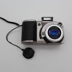 vintage Fujifilm MX-2900 Zoom is a 2.3-megapixel digital camera from 1999. 