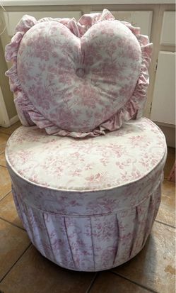 Vanity chair