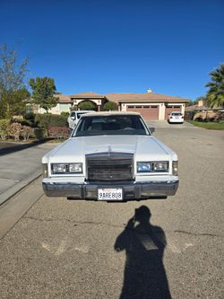 1989 Lincoln Towncar Club Edition triple white