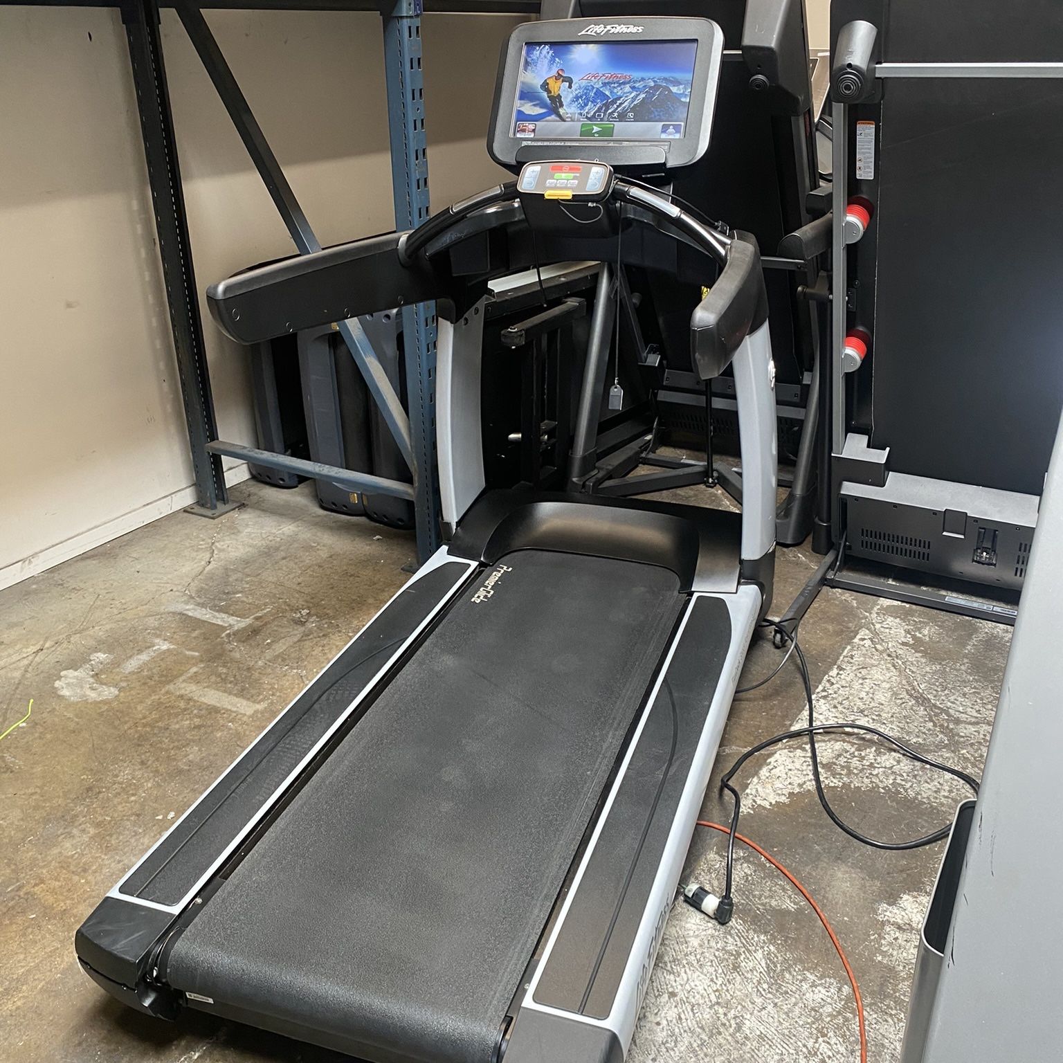 Life Fitness Club Series Commercial Treadmill, Gym Equipment 