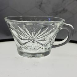 Set of (4) Vintage Anchor Hocking Early American Prescut punch cups manufactured between 1960 and 1974 in a clear star and fan pattern  Early American
