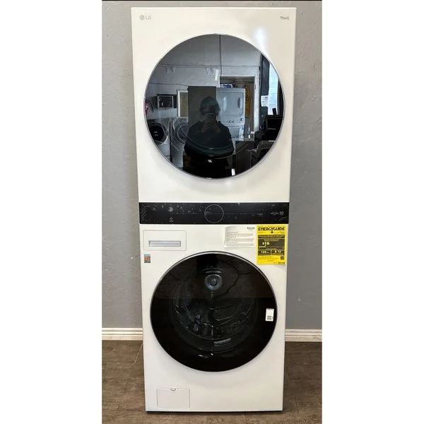 LG 4.5 Cu. Washer & 7.4 Cu. Ft. Gas Dryer Laundry Center WKGX201HWA