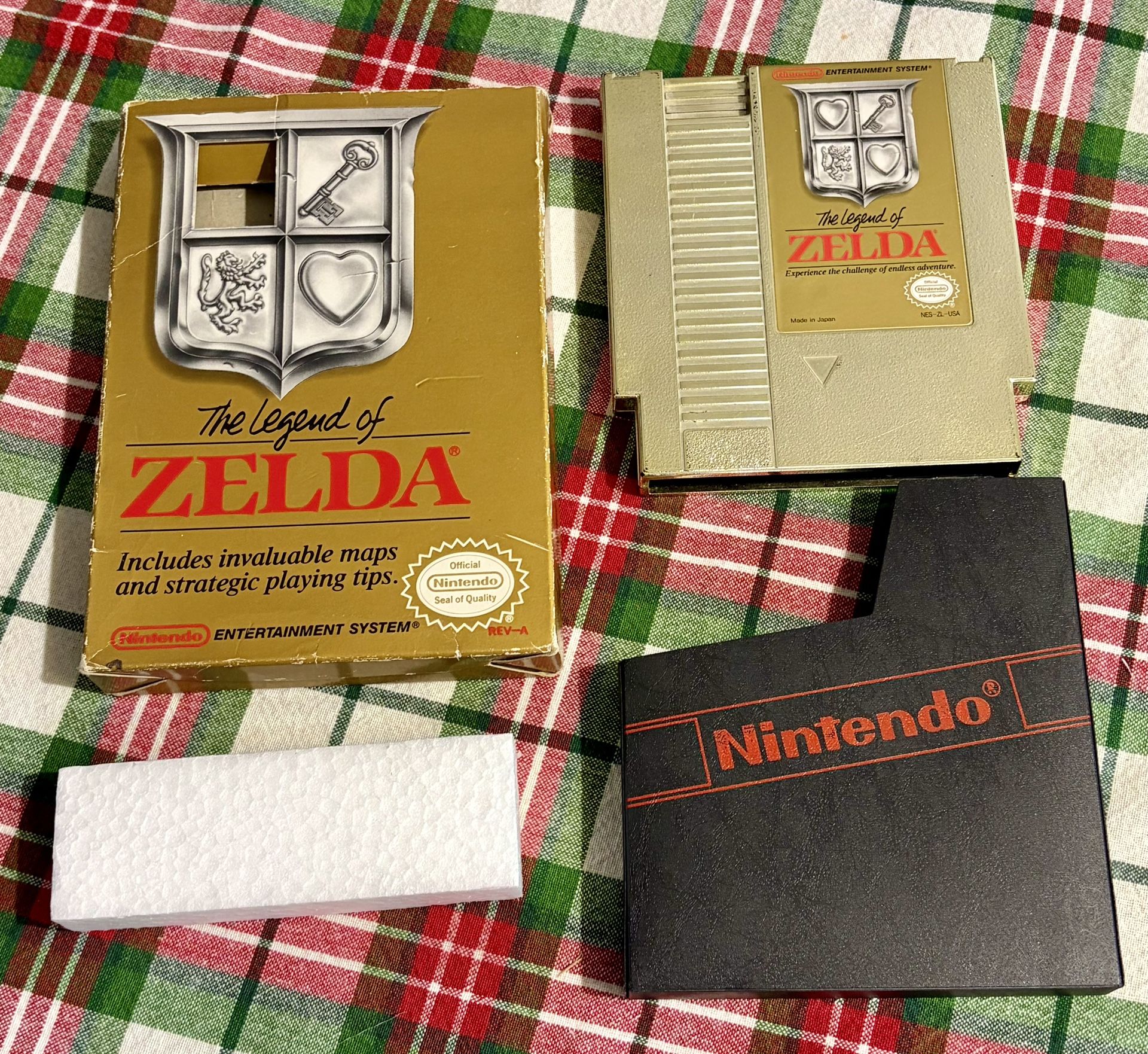 The Legend of Zelda - NES Nintendo Gold Cartridge w/ Box