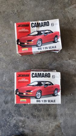 2 Camaro Model Desk Car