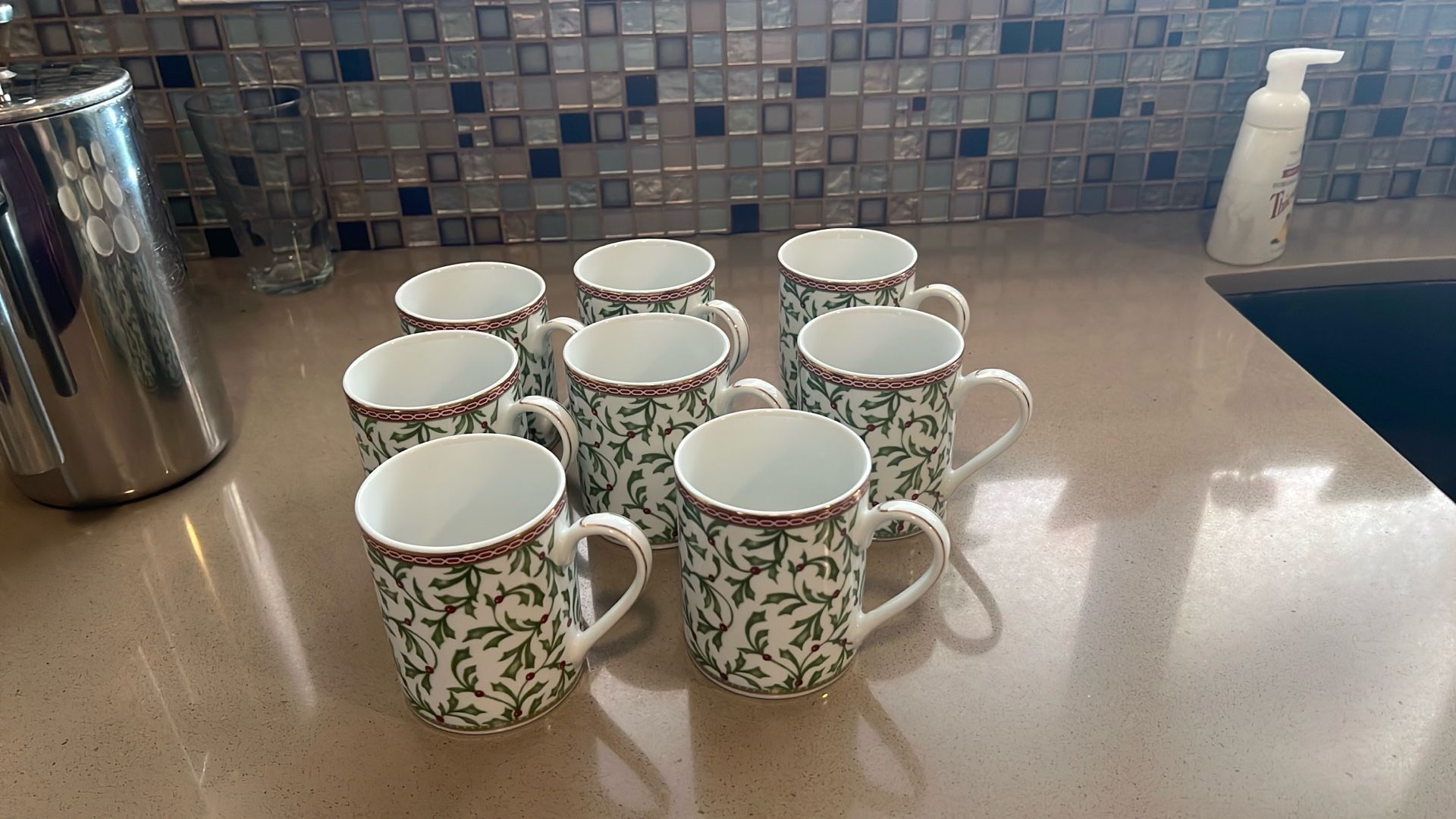 Mikasa Holiday Traditions Mugs