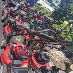 20 Working Condition Mowers Push And Self Propelled Sellout 100.00 Each My Loss Your Gain All Will Start And Run And Cut  