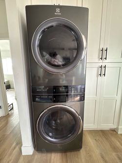 Stacked Gas Washer and Dyer Unit