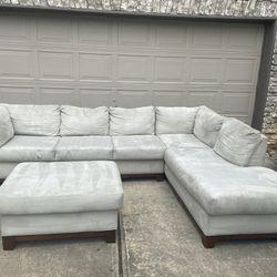 Light Gray Sectional Sofa (free delivery)🚚 