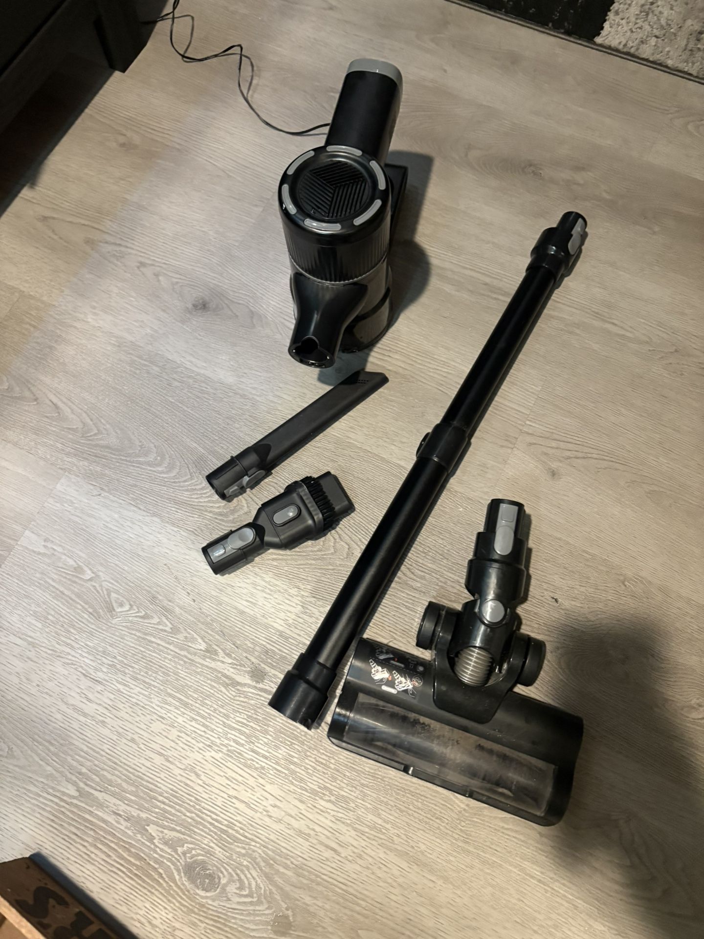 Tikom Cordless Vacuum Cleaner