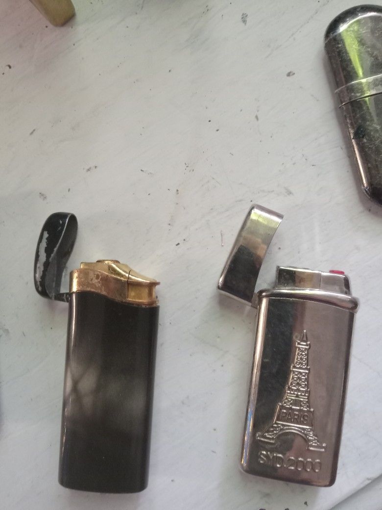 12 Vintage Ziopo Lighters