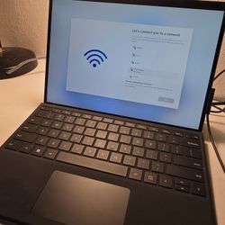 Surface Pro 8 250gb SSD 8gb RAM 