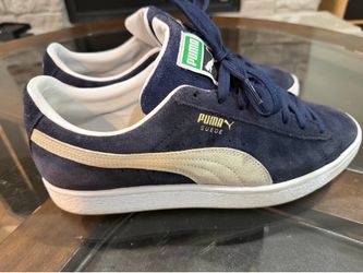 APUMA Suede Classic XXI Sneakers in the popular Peacoat/Puma White Size 10.5