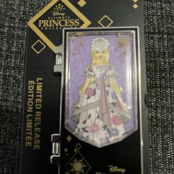 Disney Ultimate Princess Designer Collection Rapunzel Limited Release Pin.  Size approximately 3 inches long and 1 3/4 wide.  Brand new on original ca