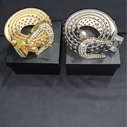 Chanel gold jewelry set with diamonds. 1Necklace, 2earrings, 1hand ring,  1necklace for Sale in Phoenix, AZ - OfferUp