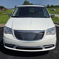 2012 Chrysler Town & Country