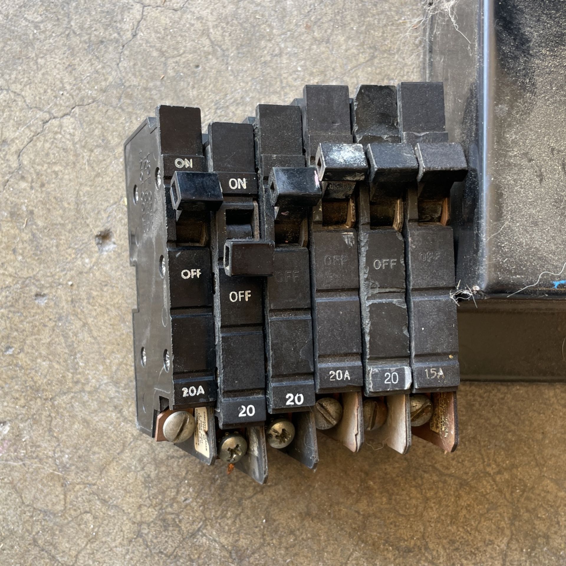Type XO Circuit Breakers