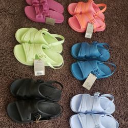Chaco Chillos Slides And Sandals Brand New 