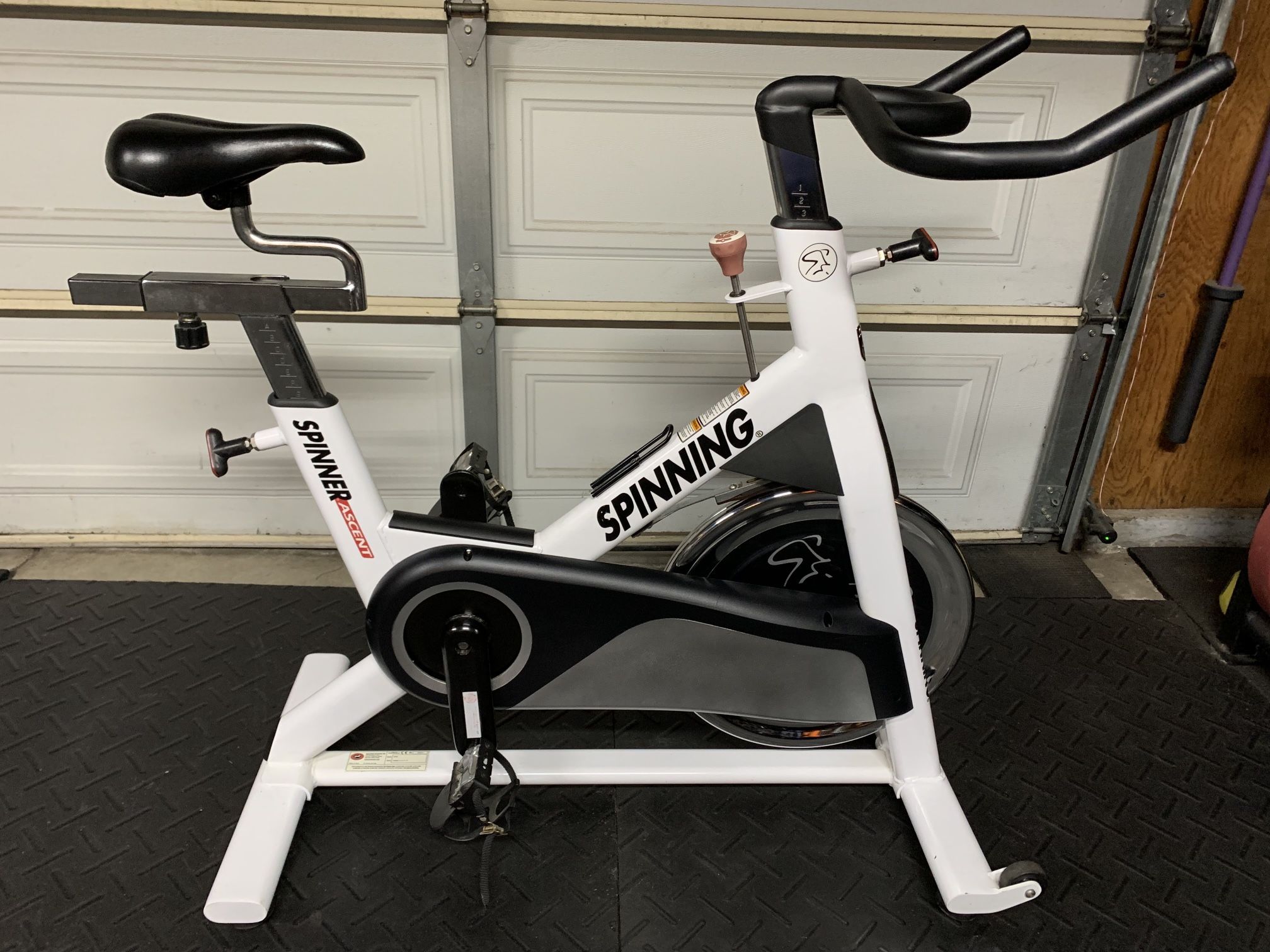 Spinning Spinner Ascent Bike Cycle Trainer Exercise Bicycle Workout Indoor Stationary Cycling Gym