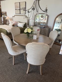 Round Dining Table with 4 Upholstered Chairs