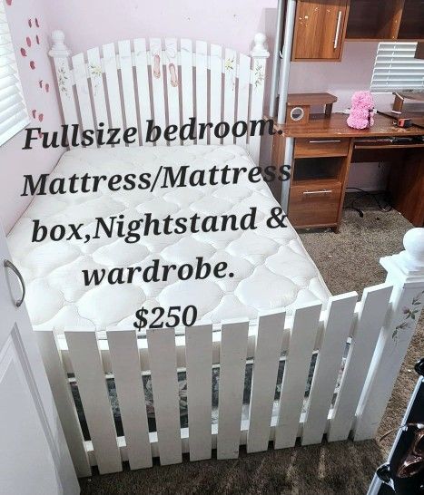 fullsize bedroom set