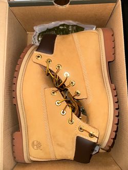 Men’s tims size 6.5