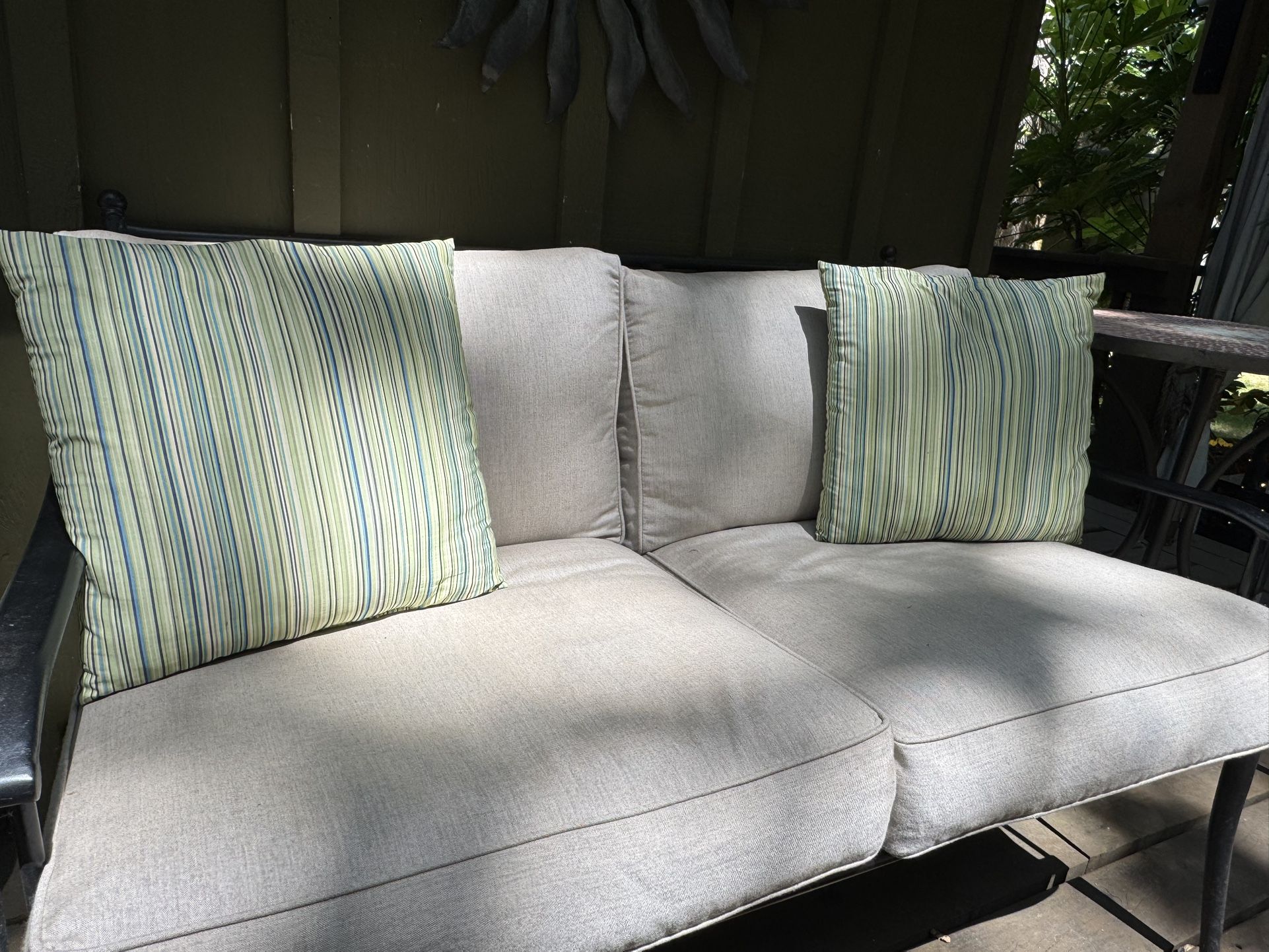 2 Outdoor Throw Pillows