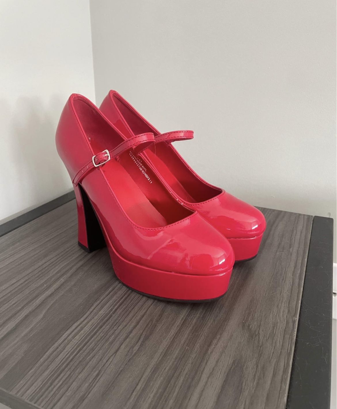 Like New Size 11 Platform Heels